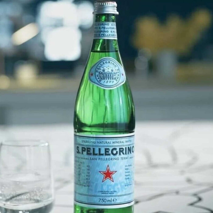 Agua Natural con gas Sanpellegrino - Botella de vidrio 750 ml (Caja 15 Unidades)
